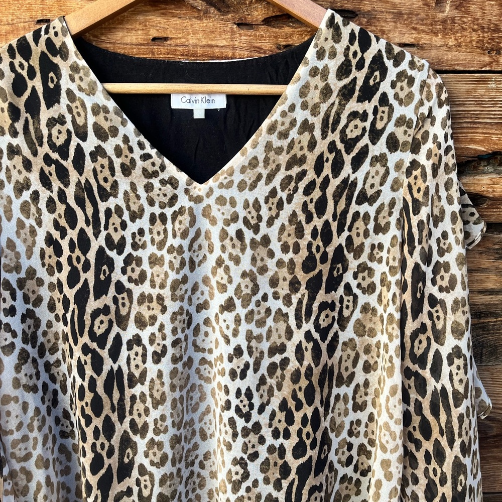 CALVIN KLEIN | Leopard Print V-Neck Women's Top S - Picture 2 of 5